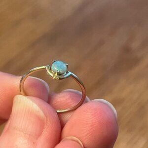Wwake nestled opal ring 14K gold size 5